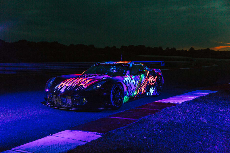 Illustration for article titled Brighten Your Afternoon With This Glorious, Glowing Corvette That'll Race At Le Mans